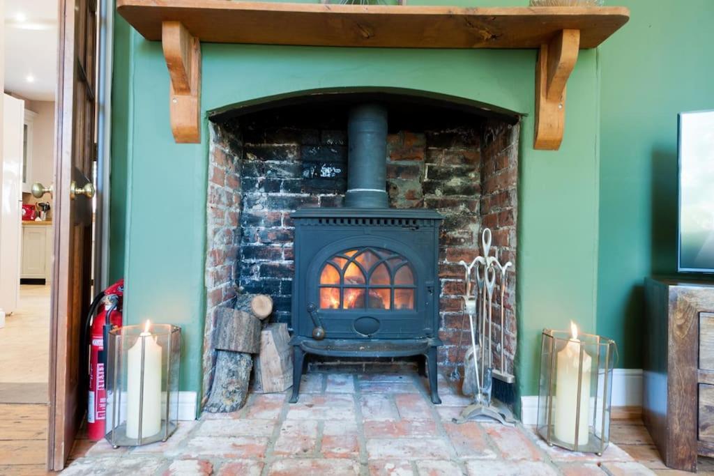 Firs Sleeps 15 Stunning Country House With Hot Tub Sudbourne Extérieur photo