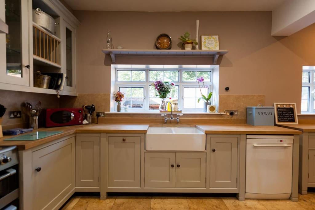 Firs Sleeps 15 Stunning Country House With Hot Tub Sudbourne Extérieur photo