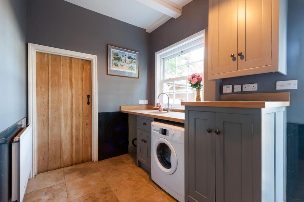 Firs Sleeps 15 Stunning Country House With Hot Tub Sudbourne Extérieur photo