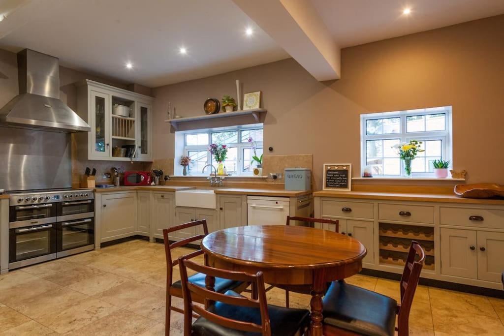 Firs Sleeps 15 Stunning Country House With Hot Tub Sudbourne Extérieur photo
