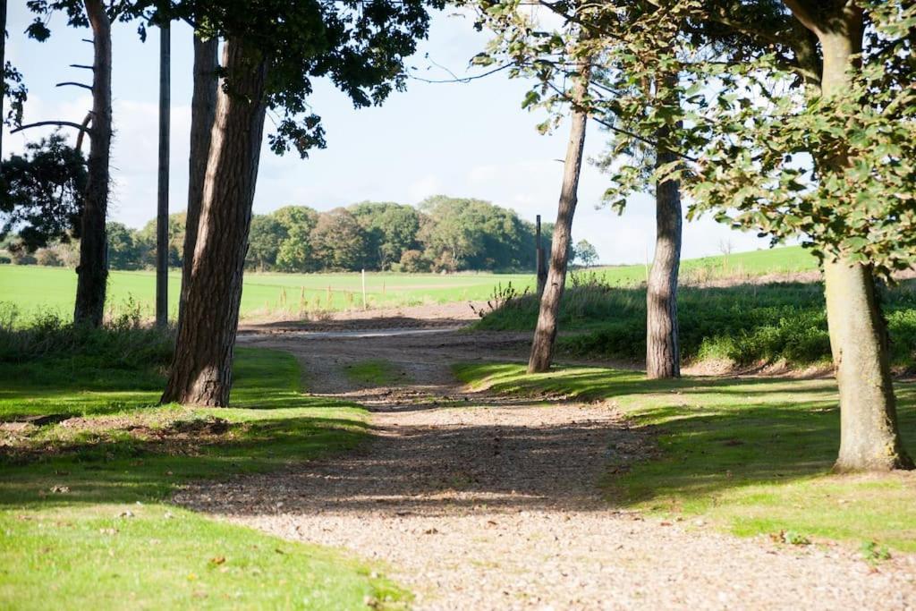 Firs Sleeps 15 Stunning Country House With Hot Tub Sudbourne Extérieur photo